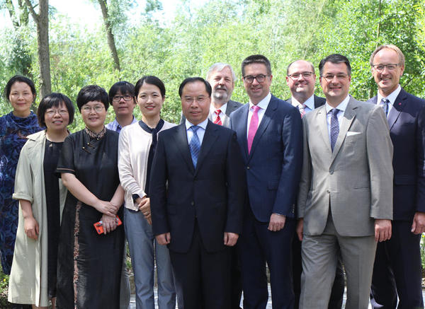 Chinesische Delegation auf dem Campus der NORDAKADEMIE am 13. Juni 2019